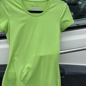 Women’s Under Armor shirt. (A24)